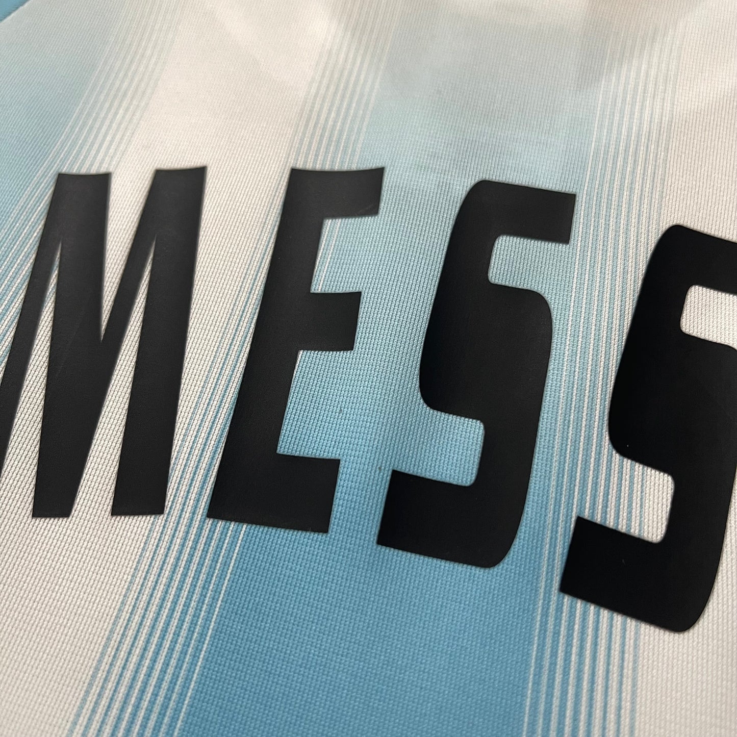 Argentina 2004/05 home x Messi #18 (M)