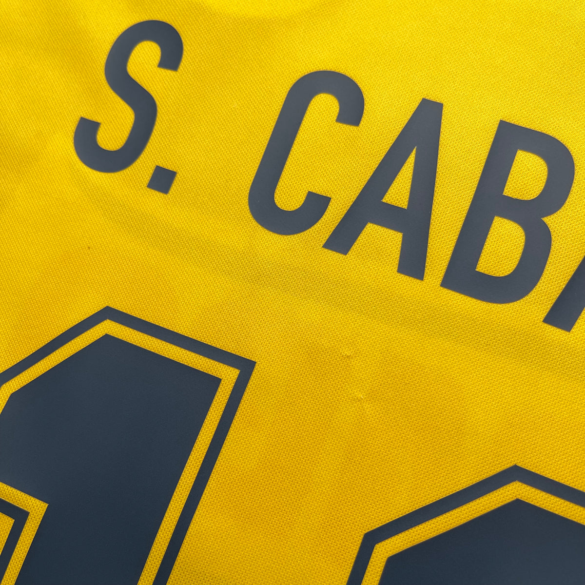 Club America 2009/10 home x Salvador Cabañas #10 (L)