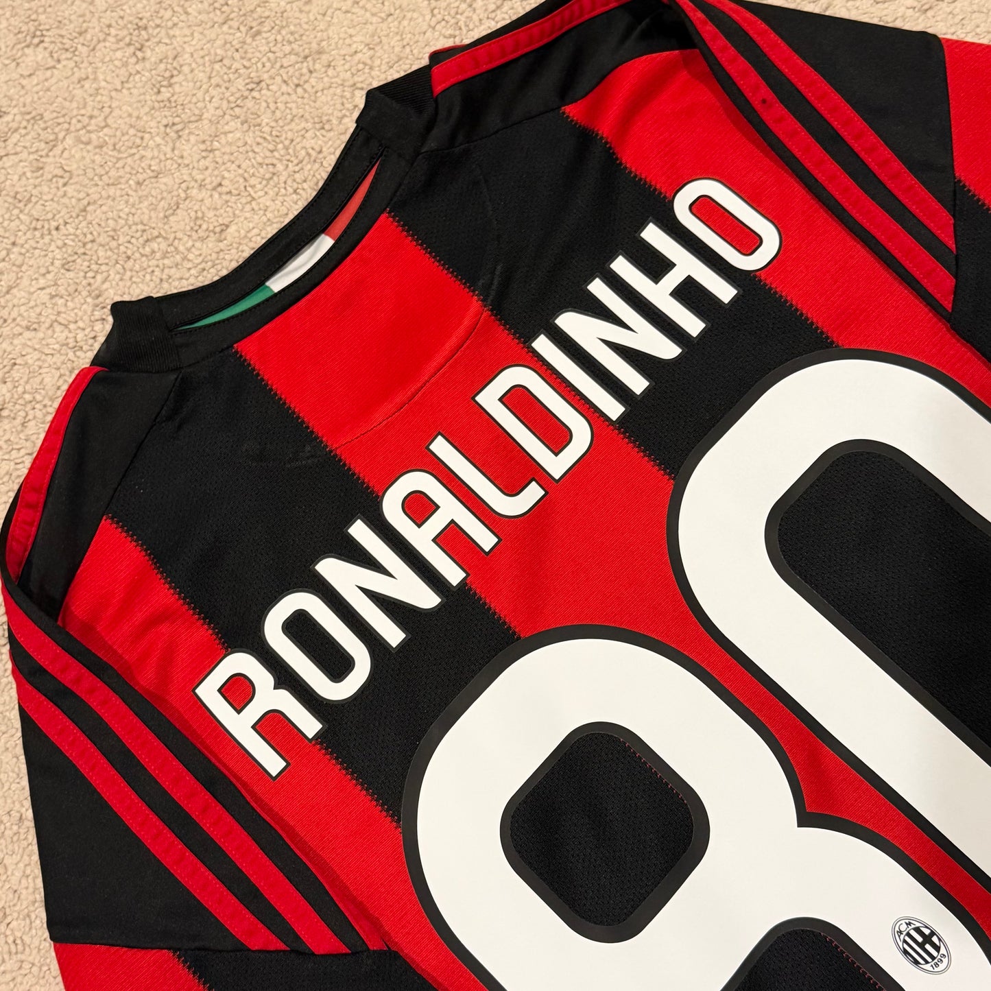 AC Milan 2010/11 home x Ronaldinho #80 (XL)