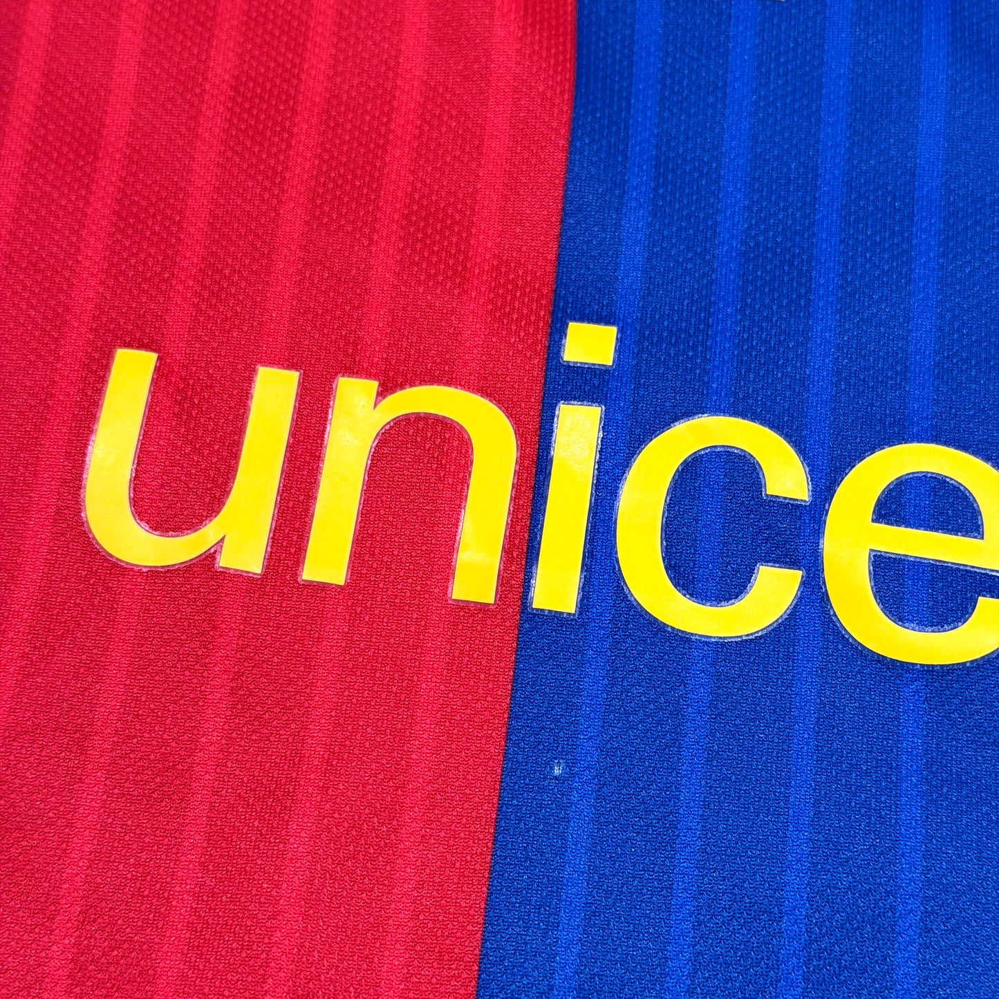Barcelona 2016/17 home x Messi #10 (M) *very tiny holes