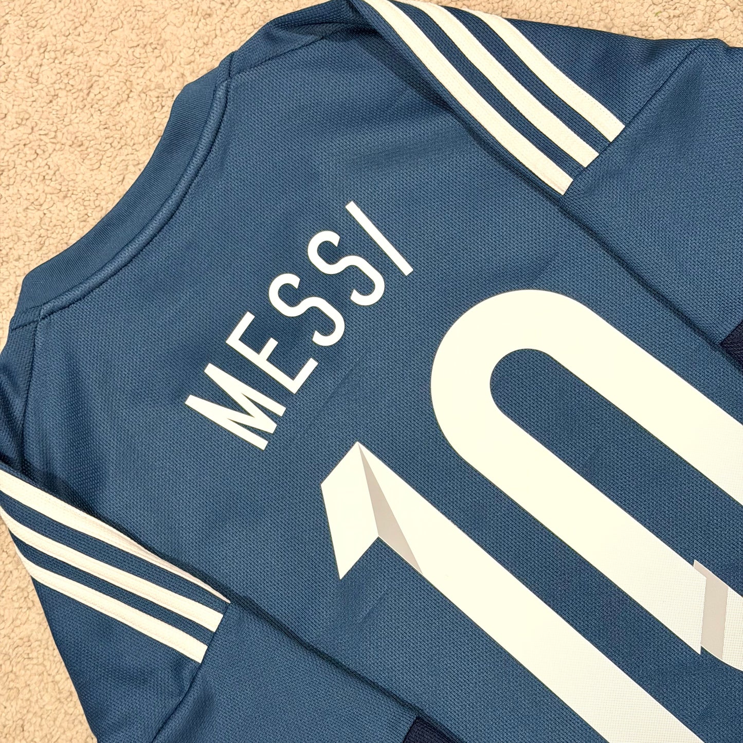 Argentina 2015/16 away x Messi #10 (L)
