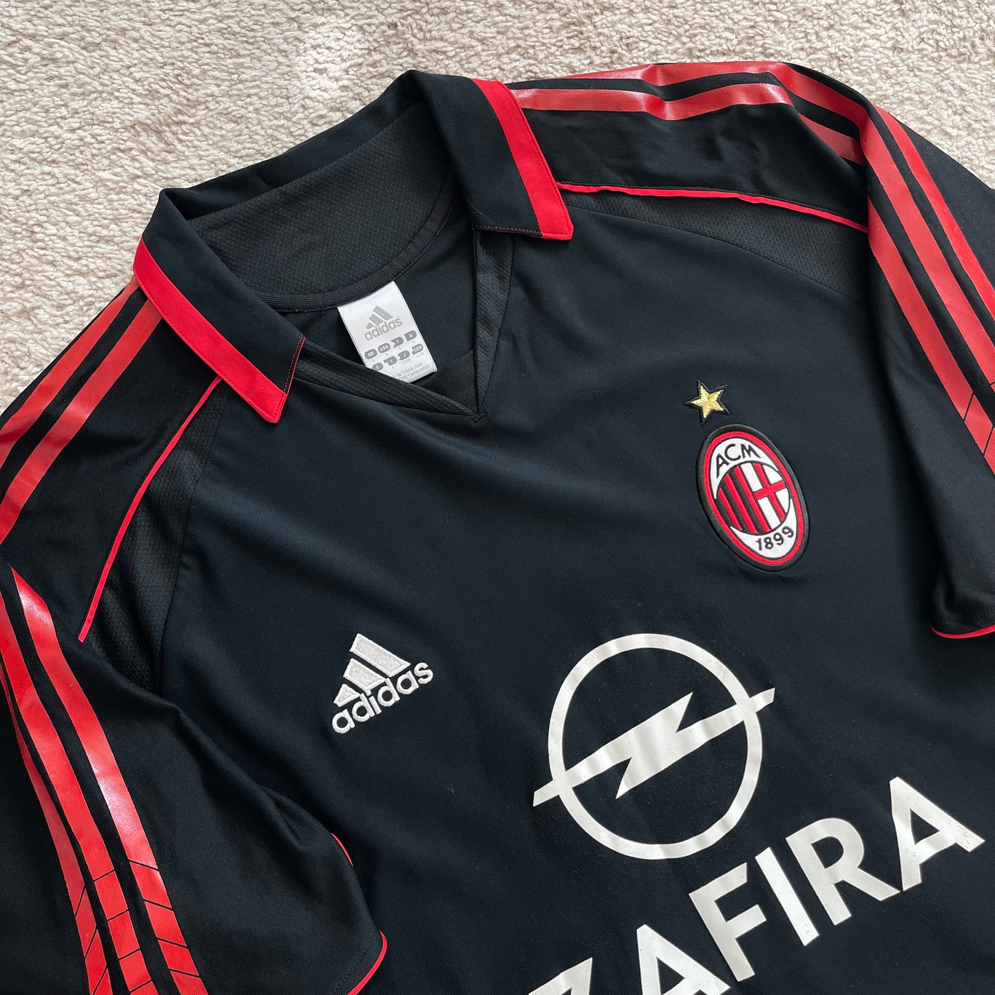 AC Milan 2005/06 third x Ricardo Kaká #22 (L)
