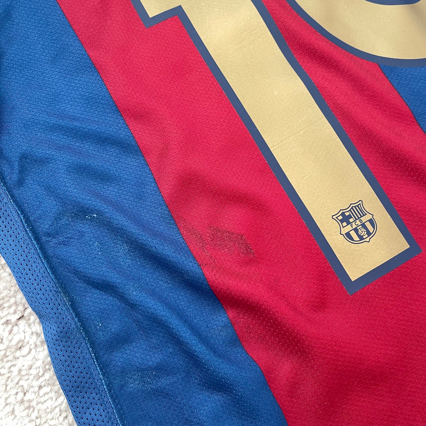 Barcelona 2006/07 home x Messi #19 (S) *tiny holes