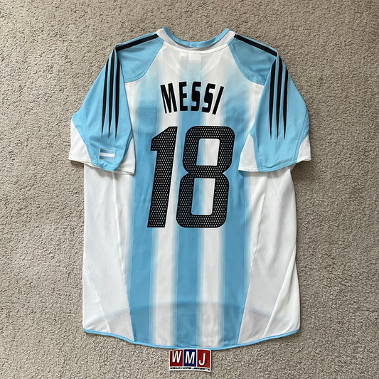 Argentina 2004/05 home x Messi #18 (M)