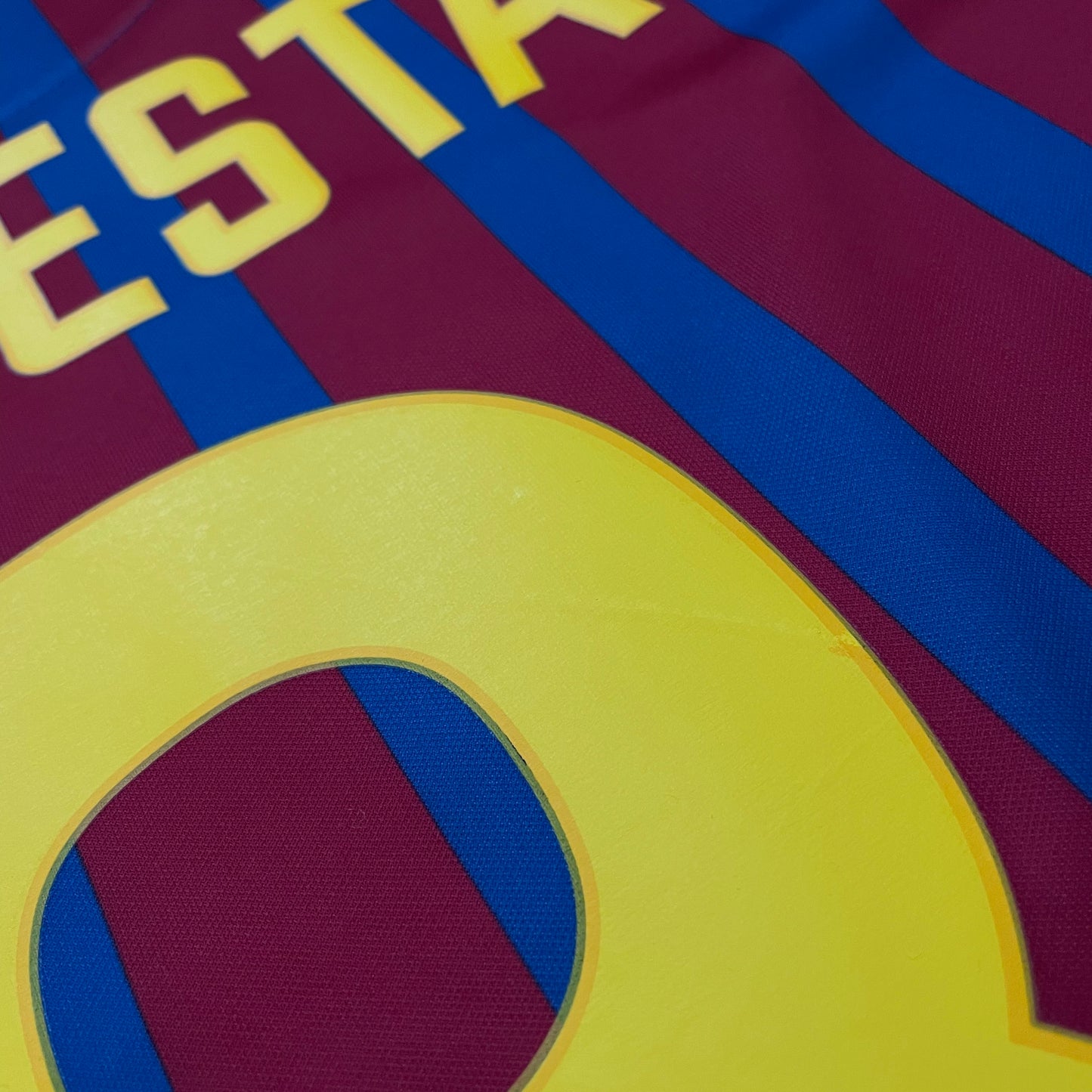 Barcelona 2011/12 home x Andres Iniesta #8 (M)