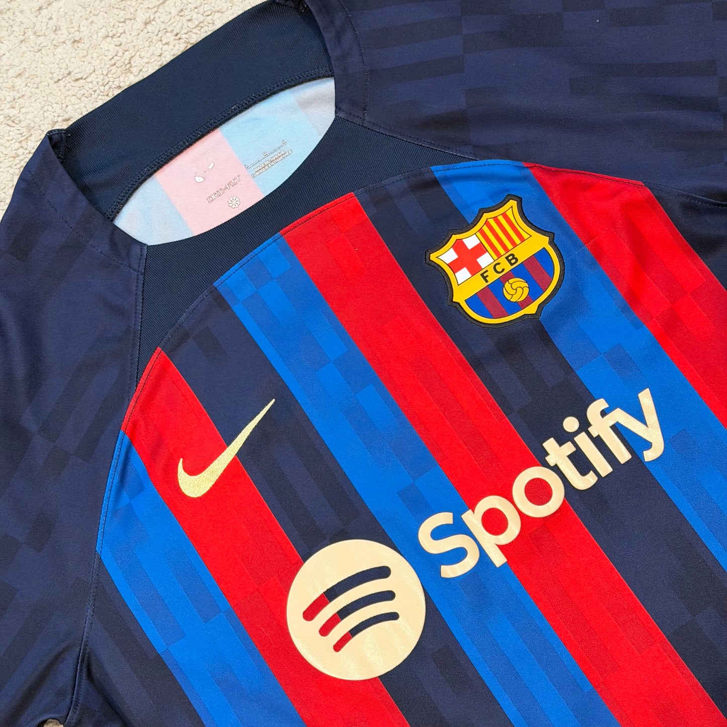 Barcelona 2022/23 home x Lamine Yamal #41 (L)