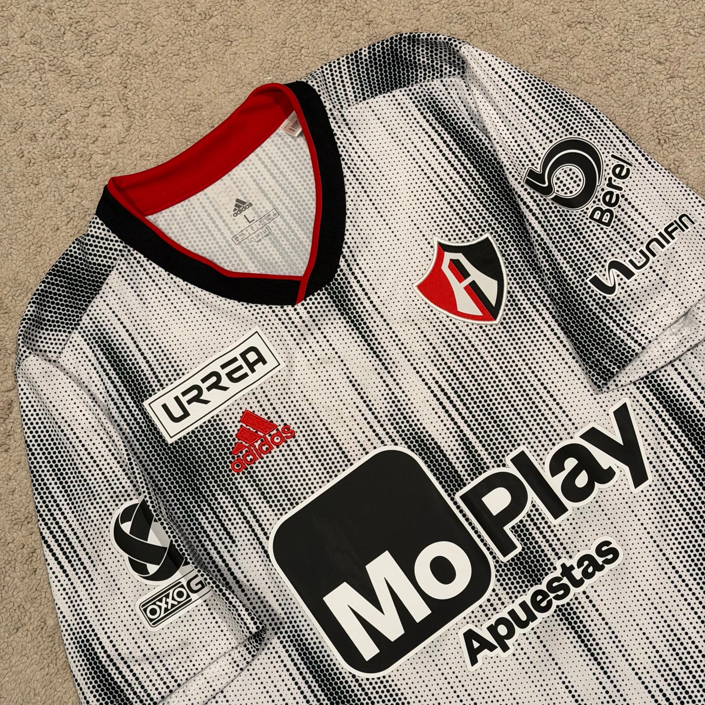 Atlas 2019/20 away (L)