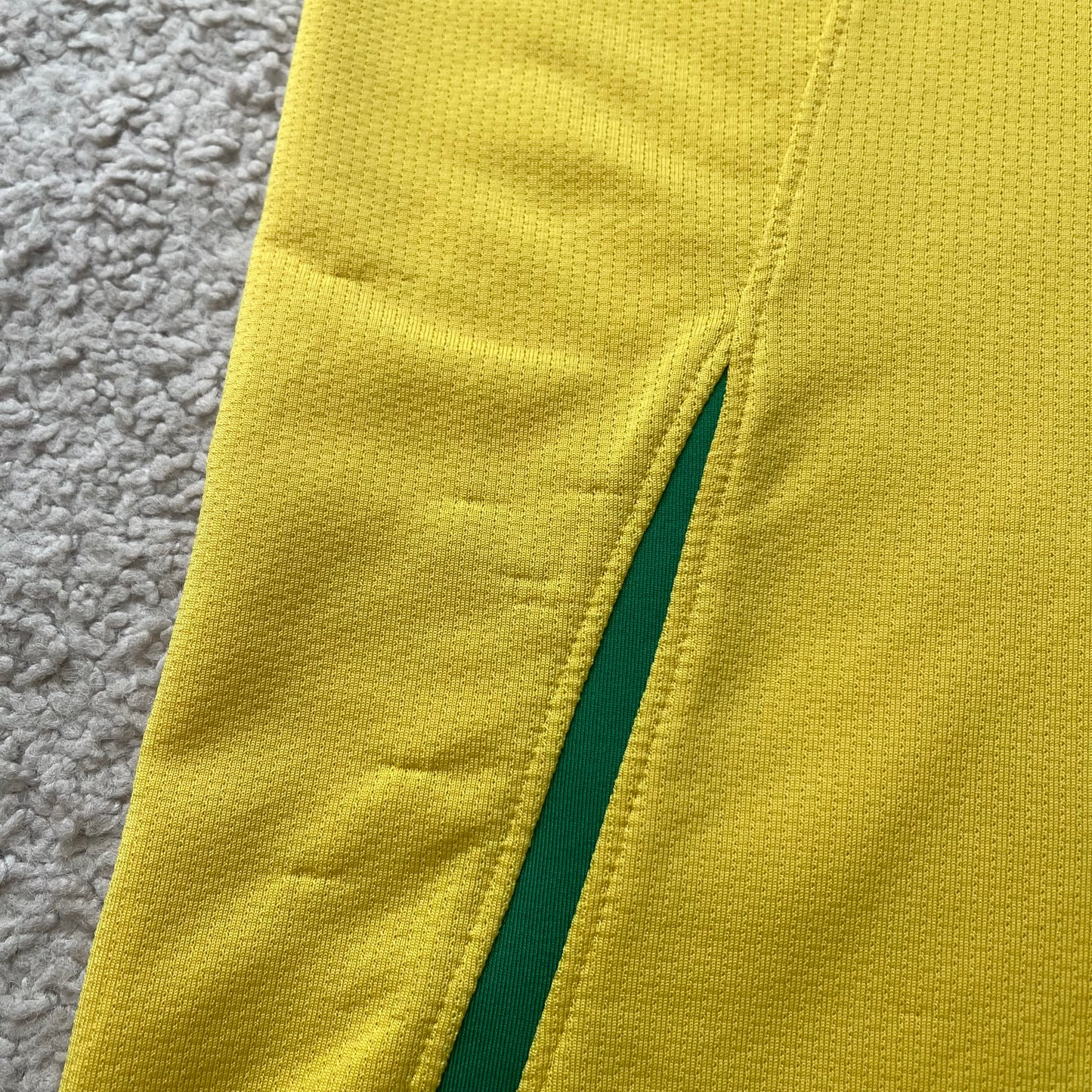Brazil 2008/2009/2010 home x Ronaldinho #10 (XL) *has some tiny holes