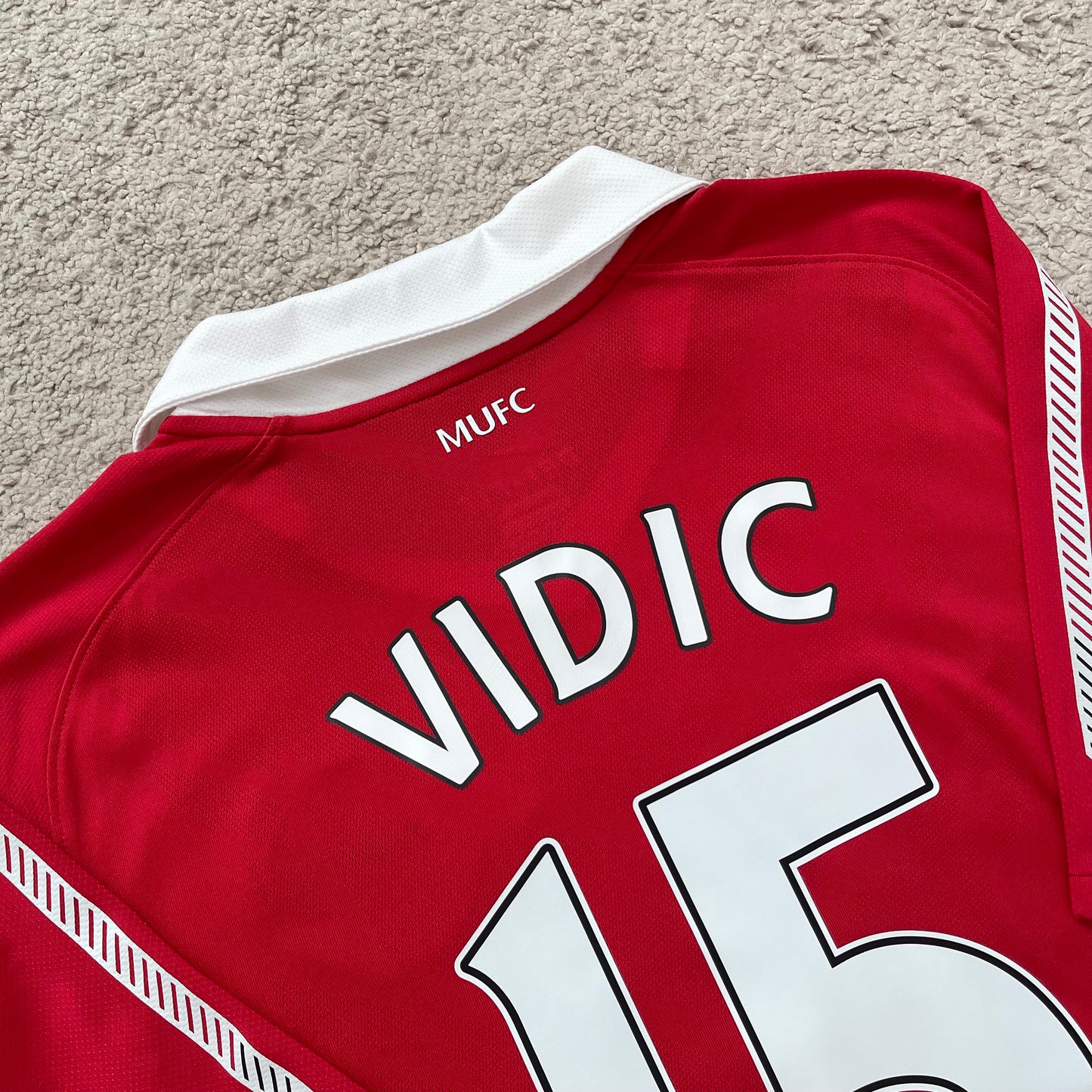 Manchester United 2010/11 home x Nemanja Vidic #15 (L)