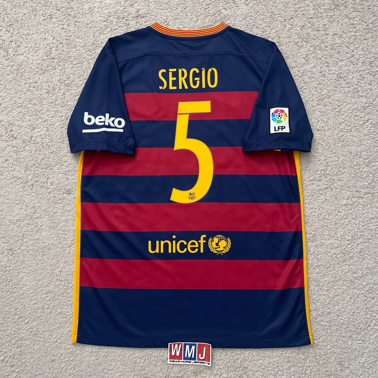 Barcelona 2015/16 home x Sergio Busquets #5 (L)