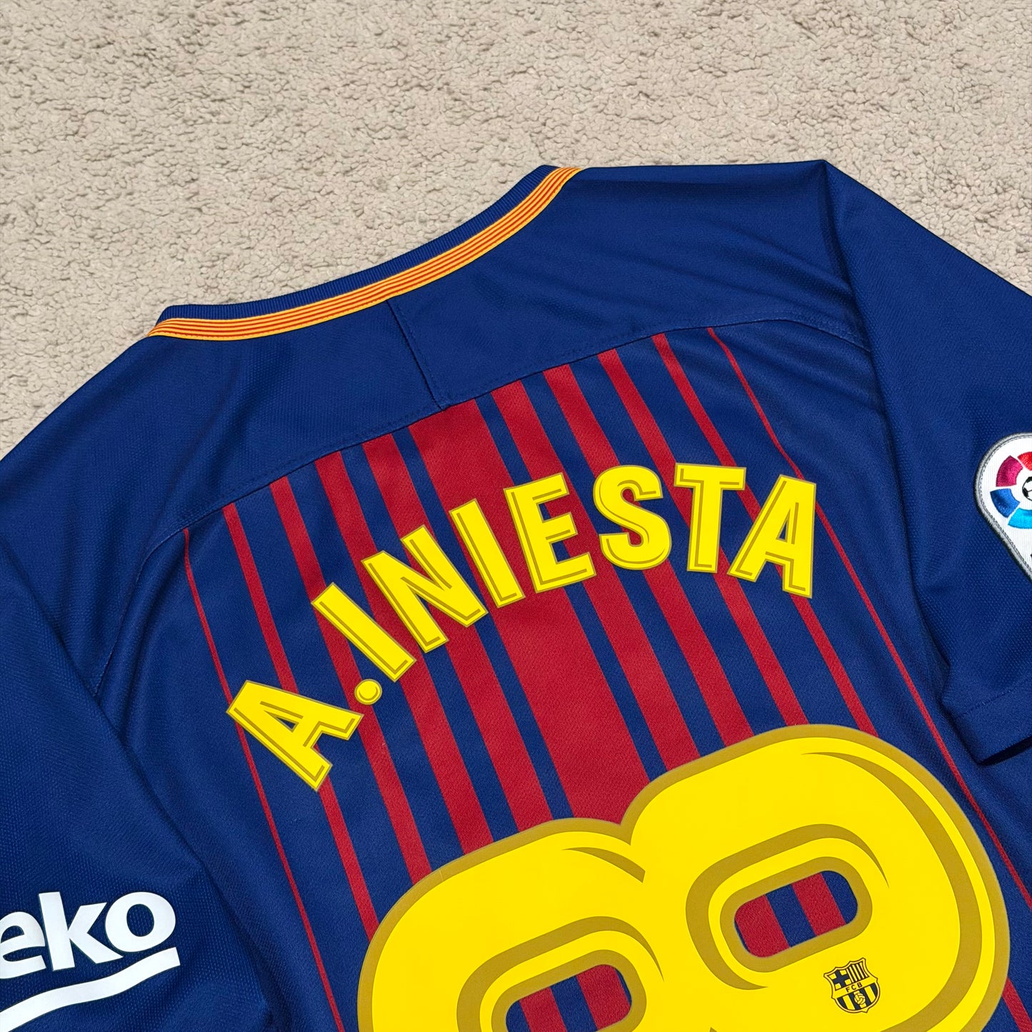 Barcelona 2017/18 home x Andres Iniesta INFINITO SPECIAL EDITION (L)