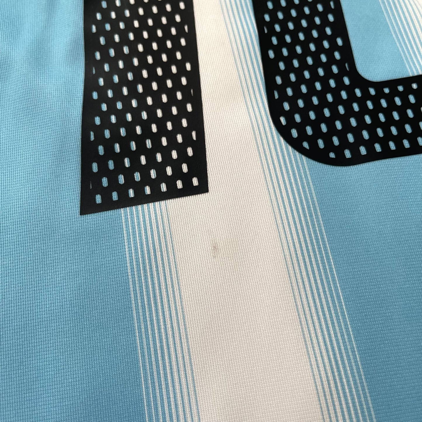 Argentina 2004/05 home x Messi #18 (M)