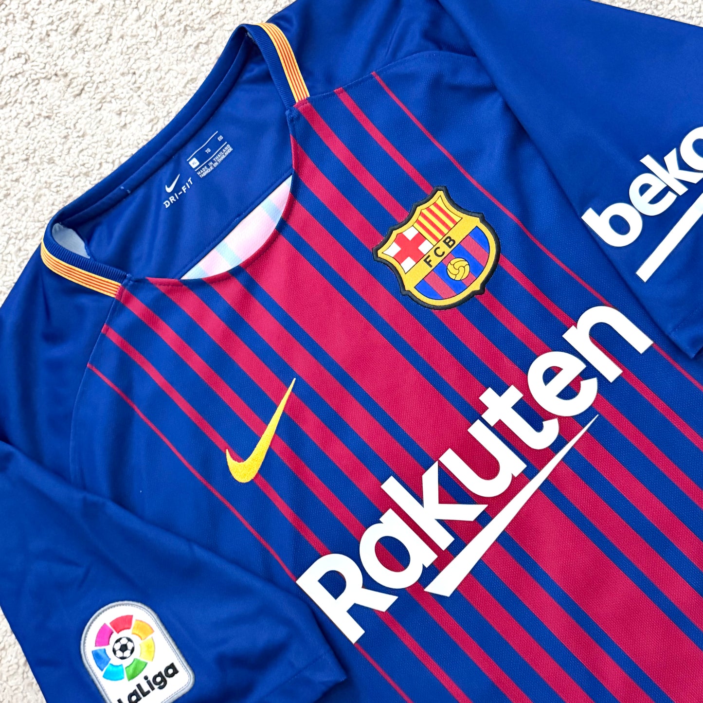 Barcelona 2017/18 home x Andres Iniesta INFINITO SPECIAL EDITION (XL)