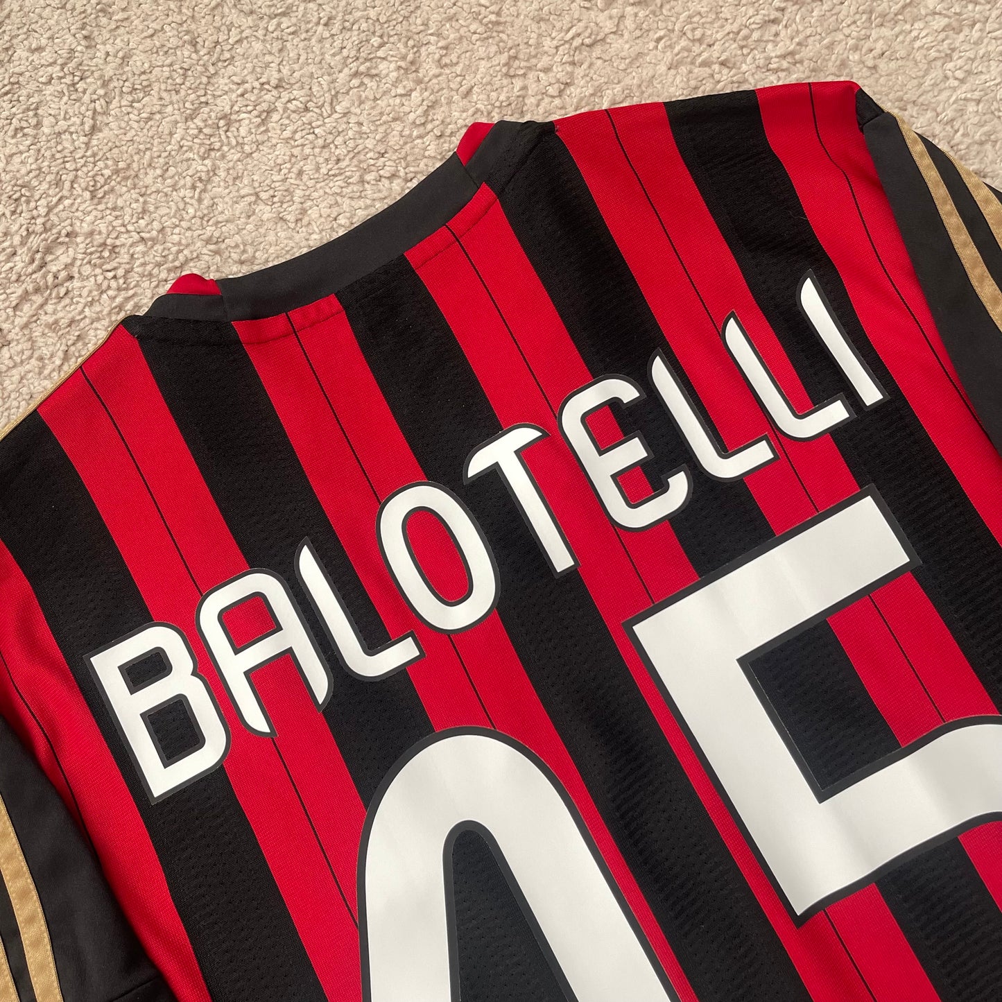 AC Milan 2013/14 home x Mario Balotelli #45 (L)