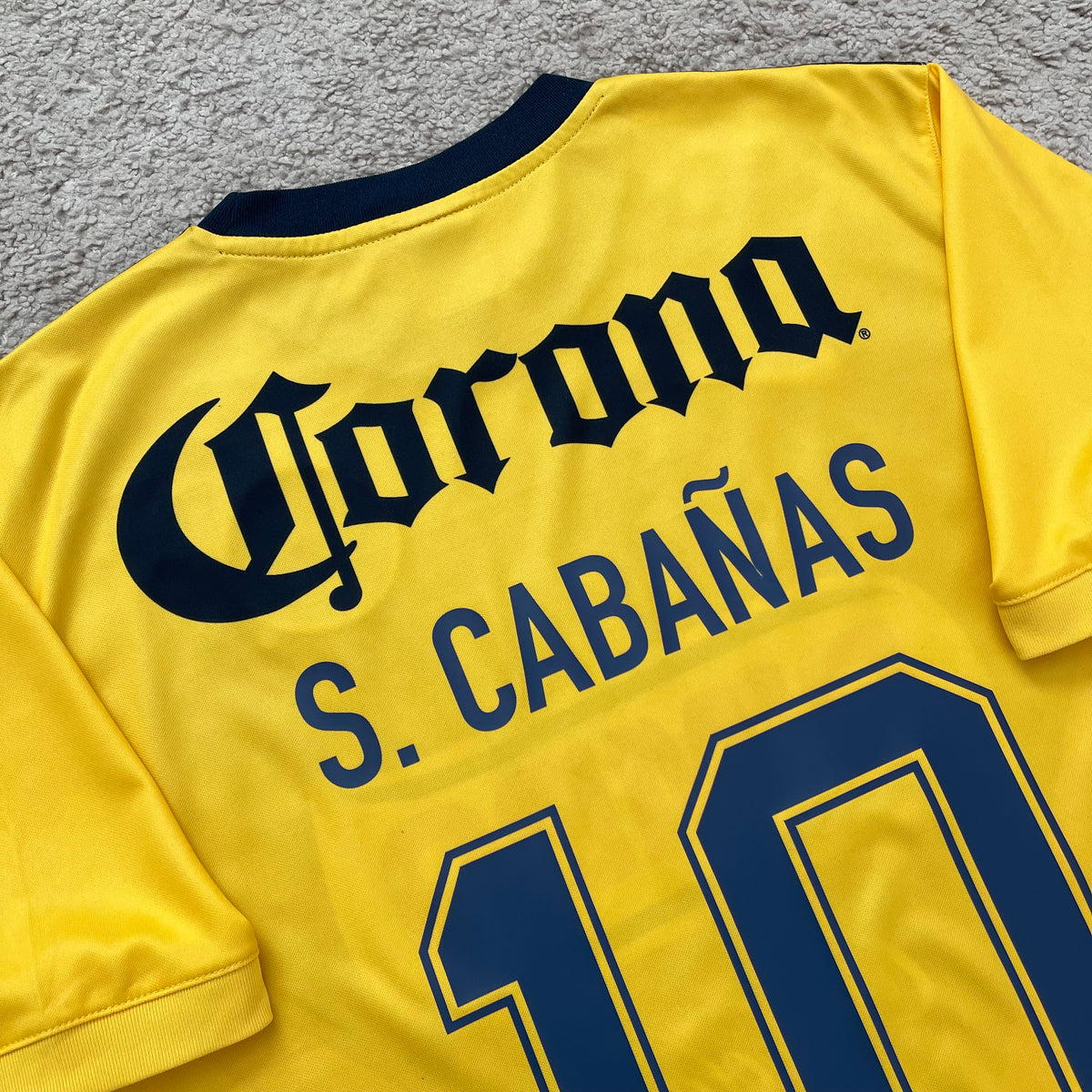 Club America 2009/10 home x Salvador Cabañas #10 (L)