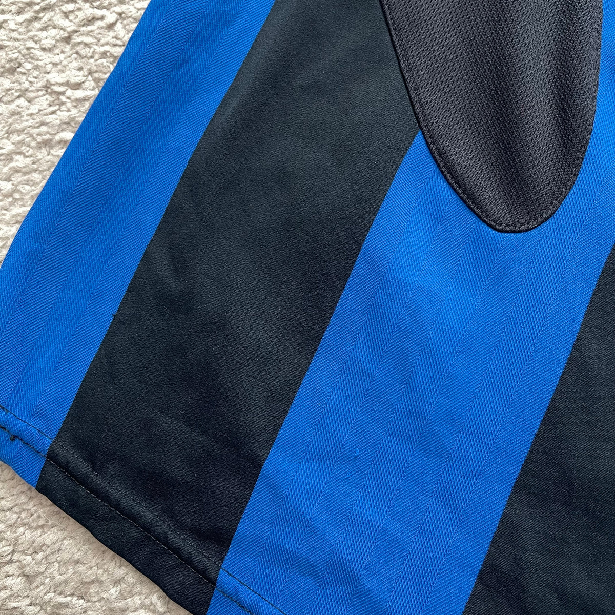 Inter 2005/06 home x Adriano #10 (L)