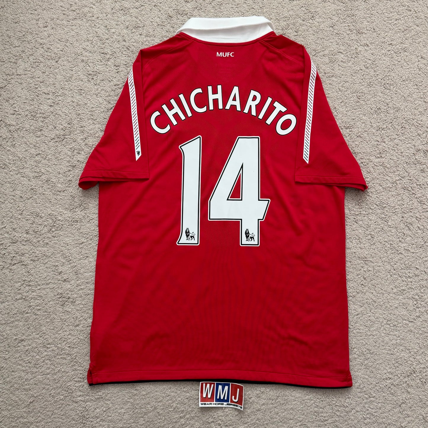 Manchester United 2010/11 home x Chicharito #14 (L)