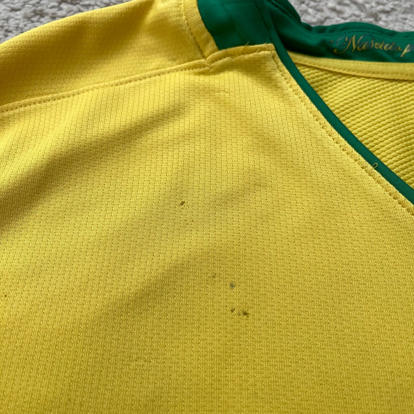 Brazil 2008/2009/2010 home x Ronaldinho #10 (XL) *has some tiny holes