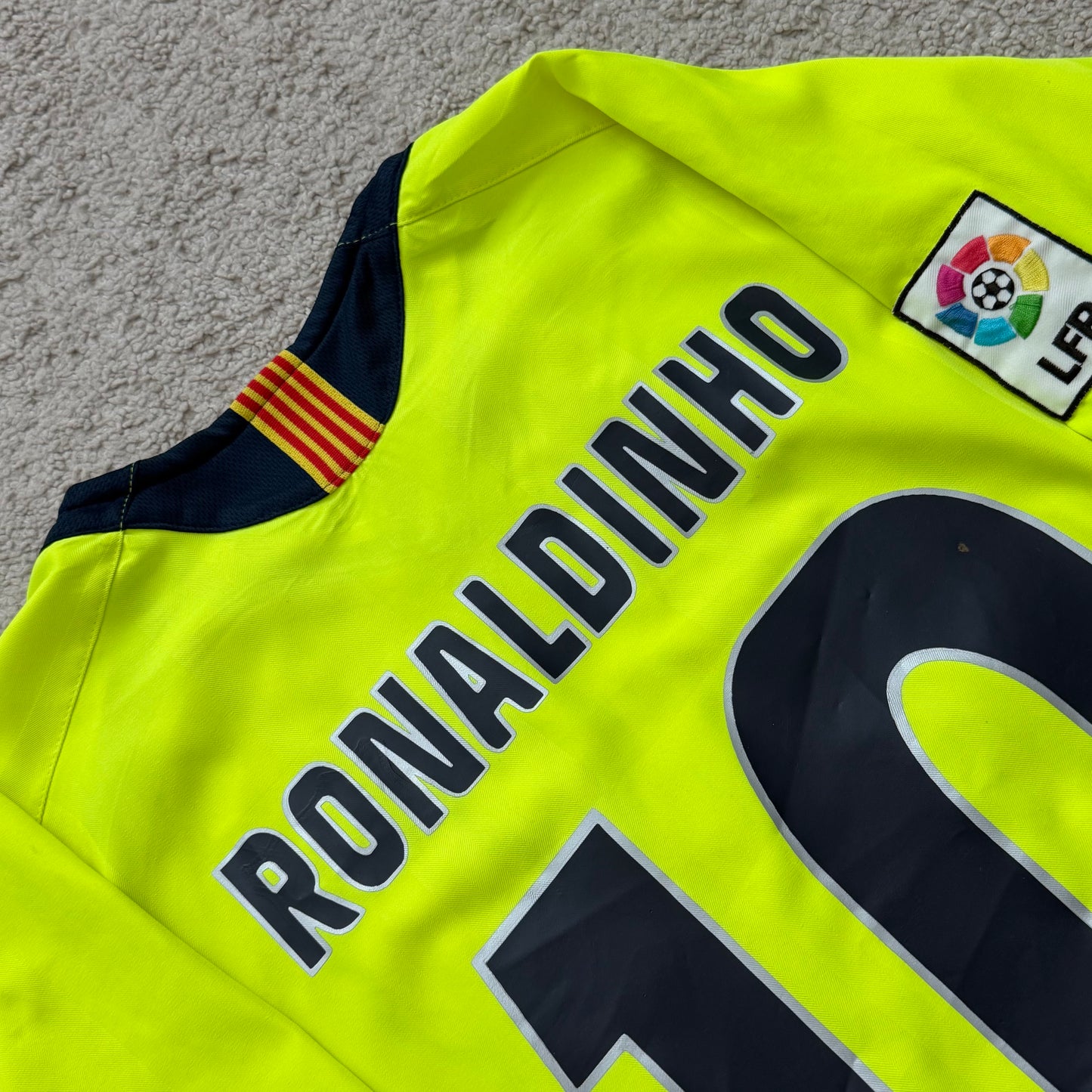 Barcelona 2005/06 away x Ronaldinho #10 (S)