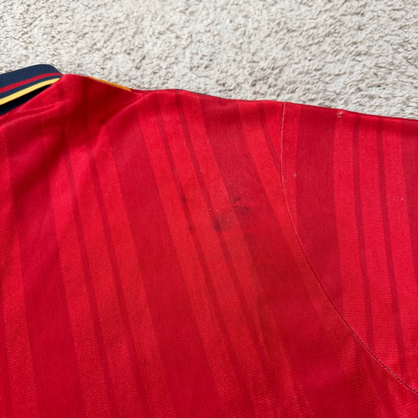 Spain 1994 World Cup home (M) *tiny holes on right sleeve