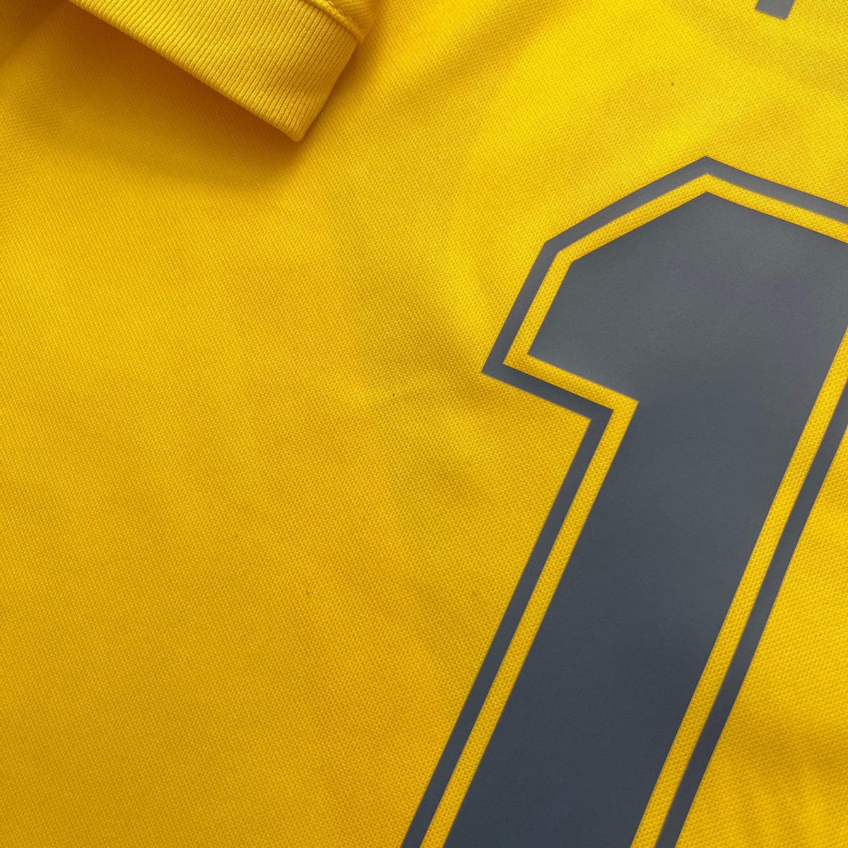 Club America 2009/10 home x Salvador Cabañas #10 (L)