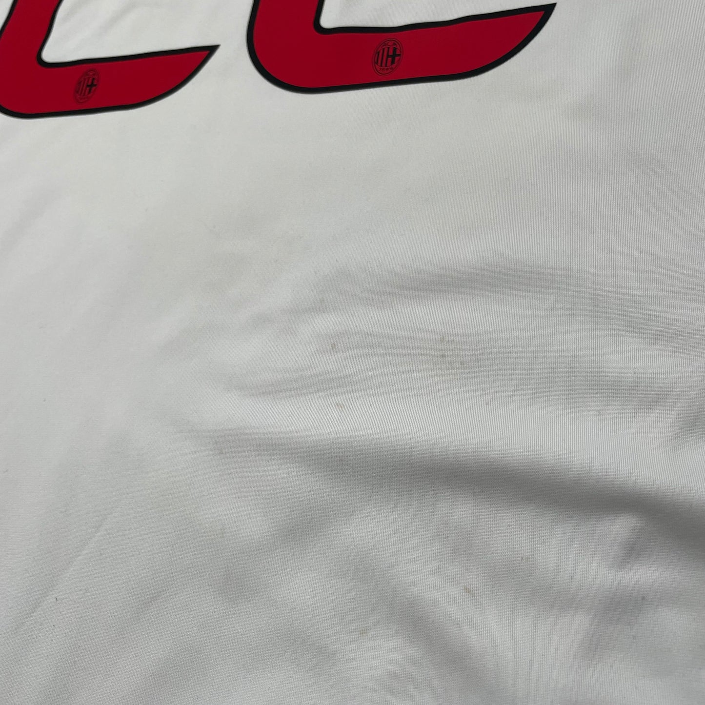 AC Milan 2013/14 away x Ricardo Kaká #22 (XL) *small hole on left sleeve*