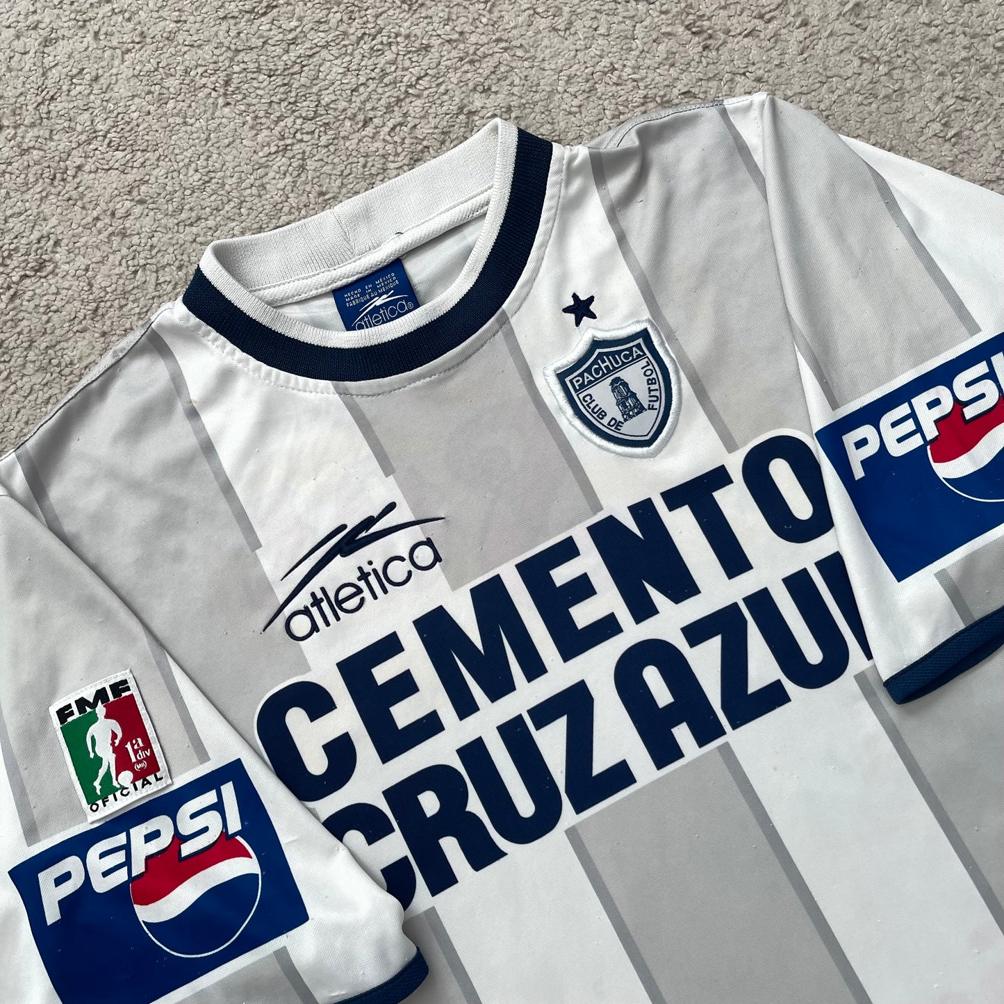 Pachuca 2001/02 away (L)