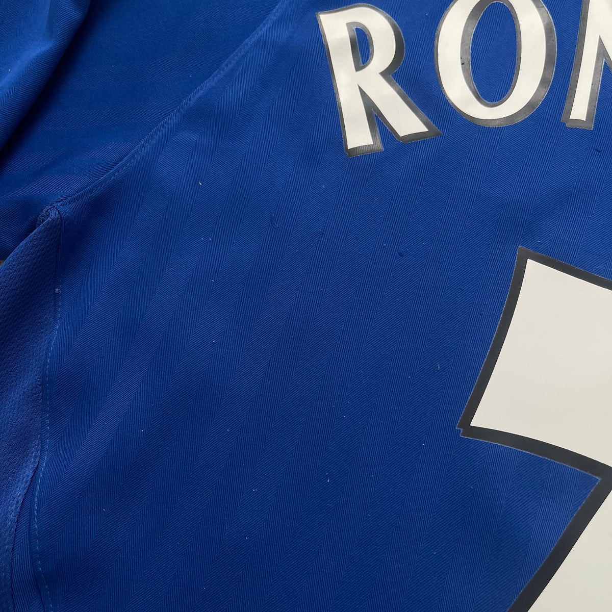 Manchester United 2005/06 away LONG SLEEVES x Cristiano Ronaldo #7 (M) *has some flaws