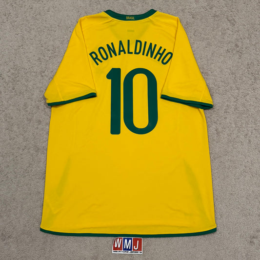 Brazil 2008/2009/2010 home x Ronaldinho #10 (L)