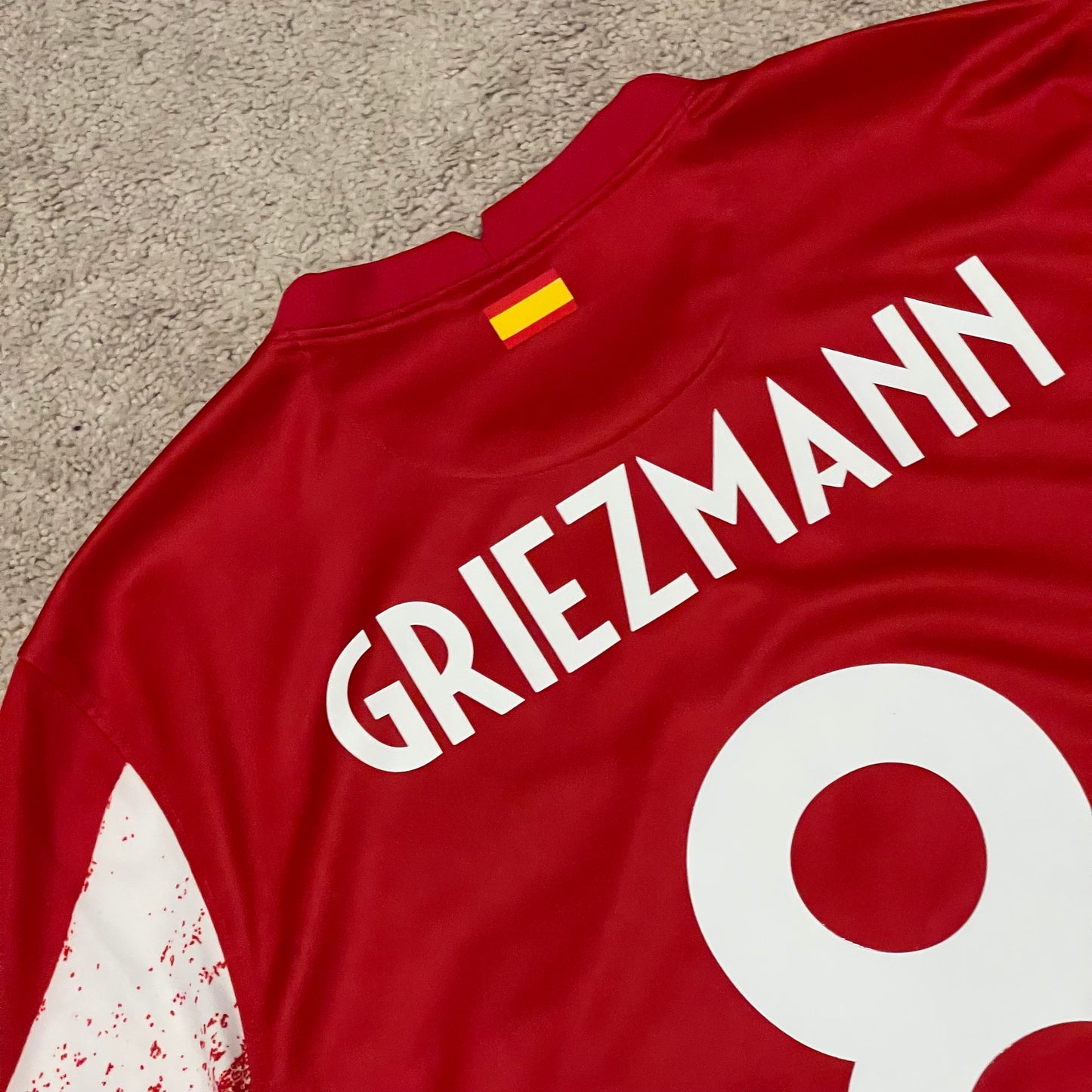 Atletico Madrid 2021/22 home x Antoine Griezmann #8 (L)