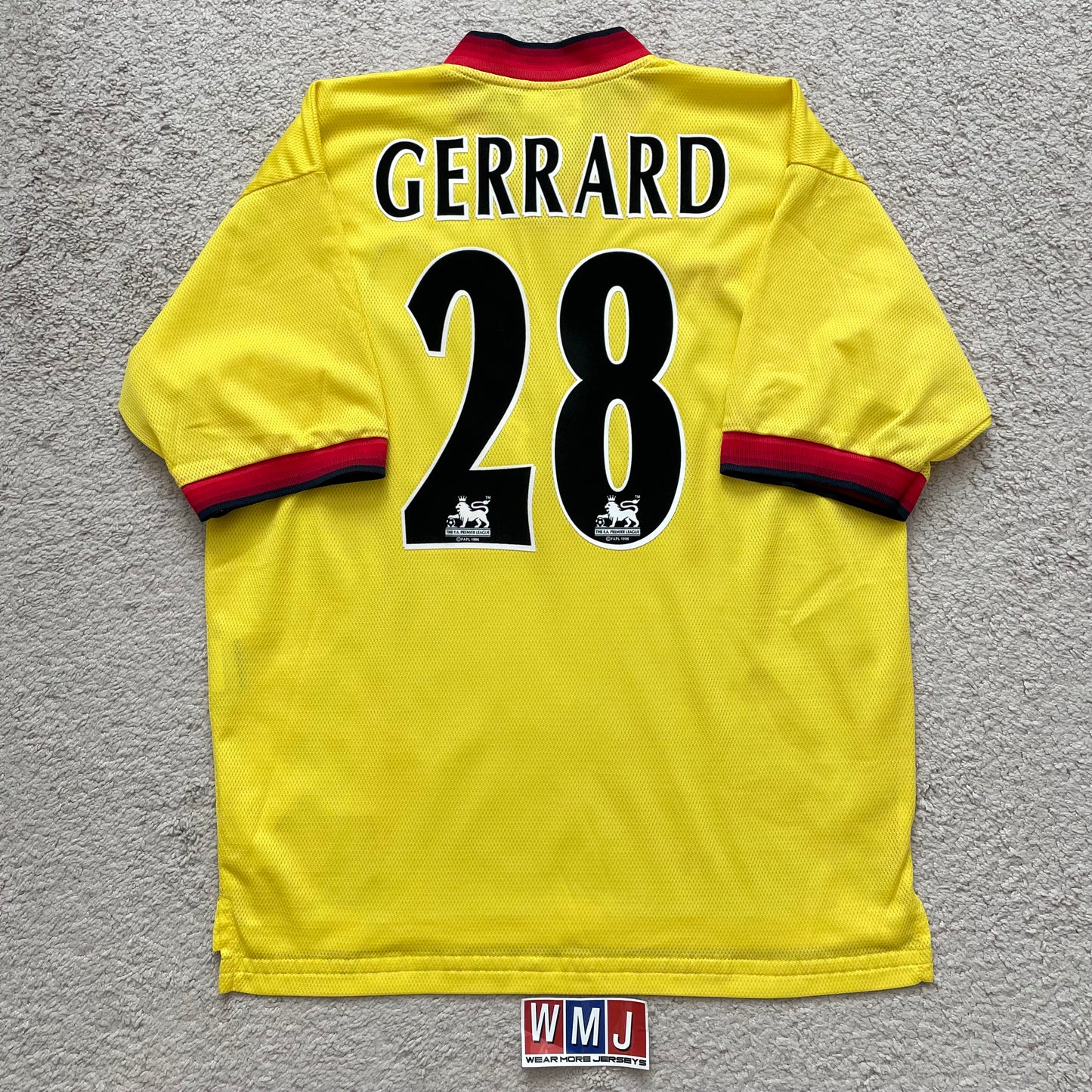 Liverpool 1998/99 x Steven Gerrard #28 (L, runs big)