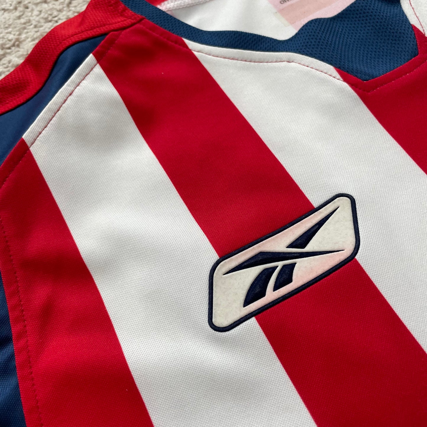 Chivas de Guadalajara 2004/05 home x Bofo Bautista #7 (M, runs big)