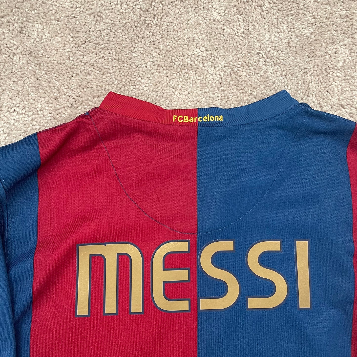 Barcelona 2006/07 home x Messi #19 (S) *tiny holes