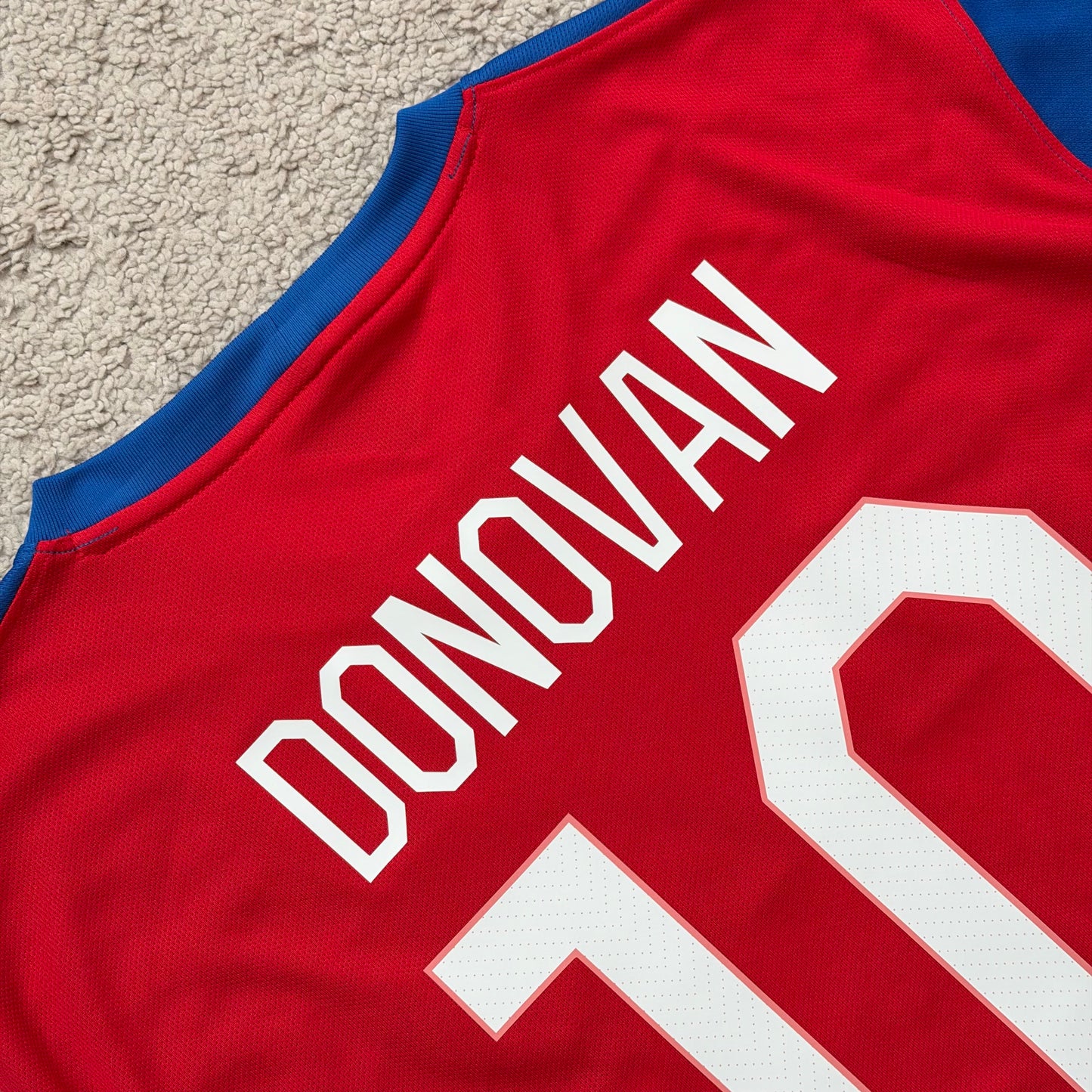 USA 2014 away x Landon Donovan #10 L)
