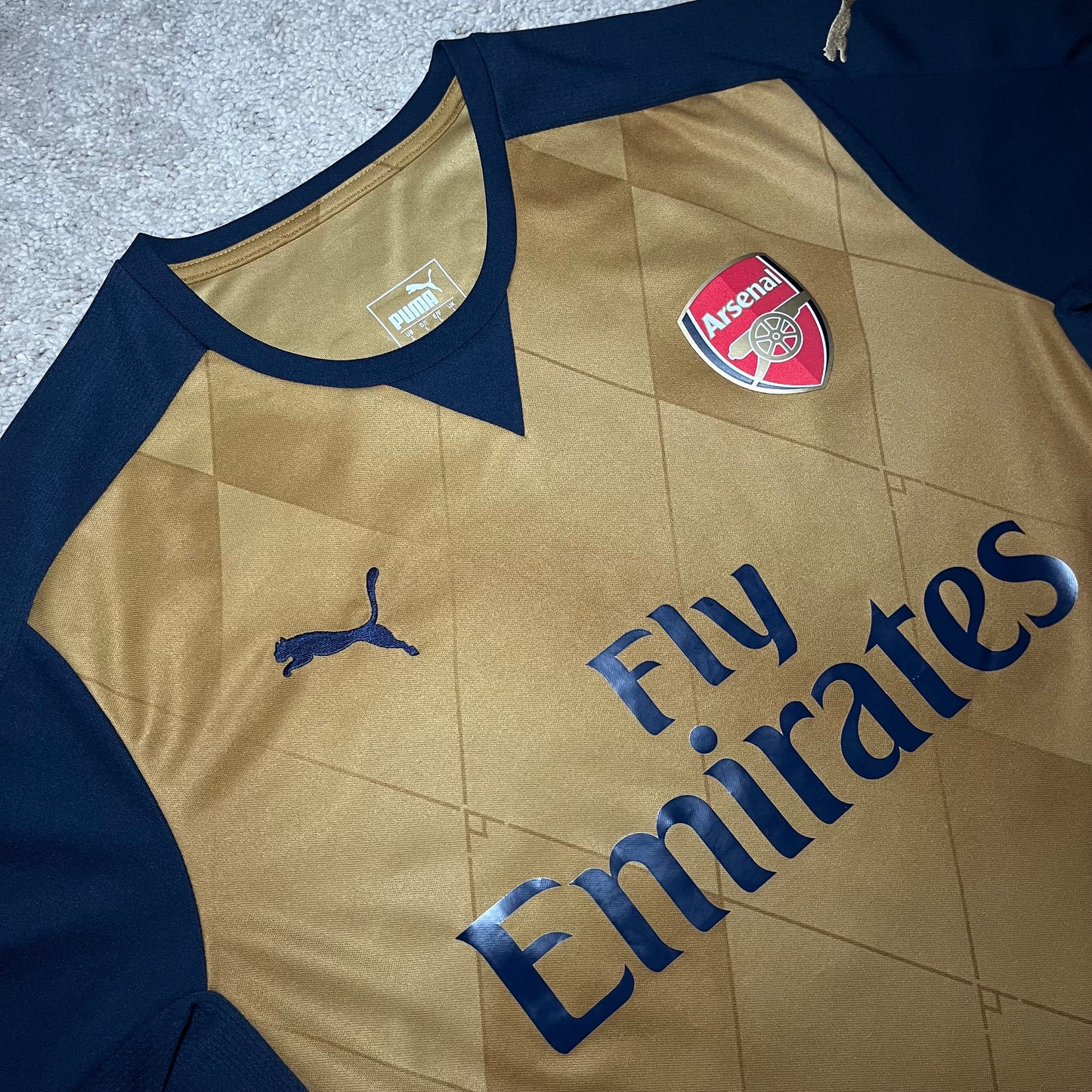 Arsenal 2015/16 away x Mesut Özil #11 (L)