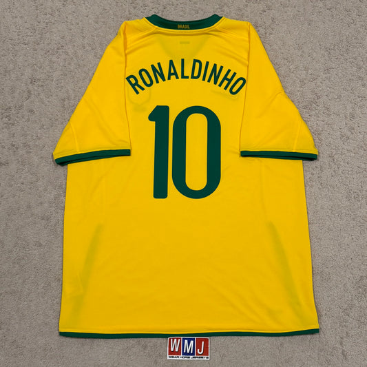 Brazil 2008/2009/2010 home x Ronaldinho #10 (XL)