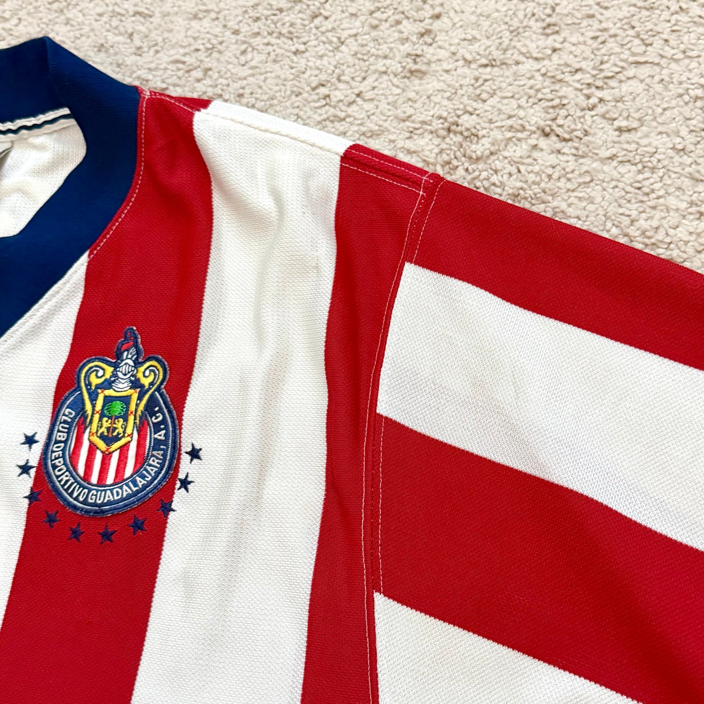 Chivas de Guadalajara 1997 home (L, runs big)