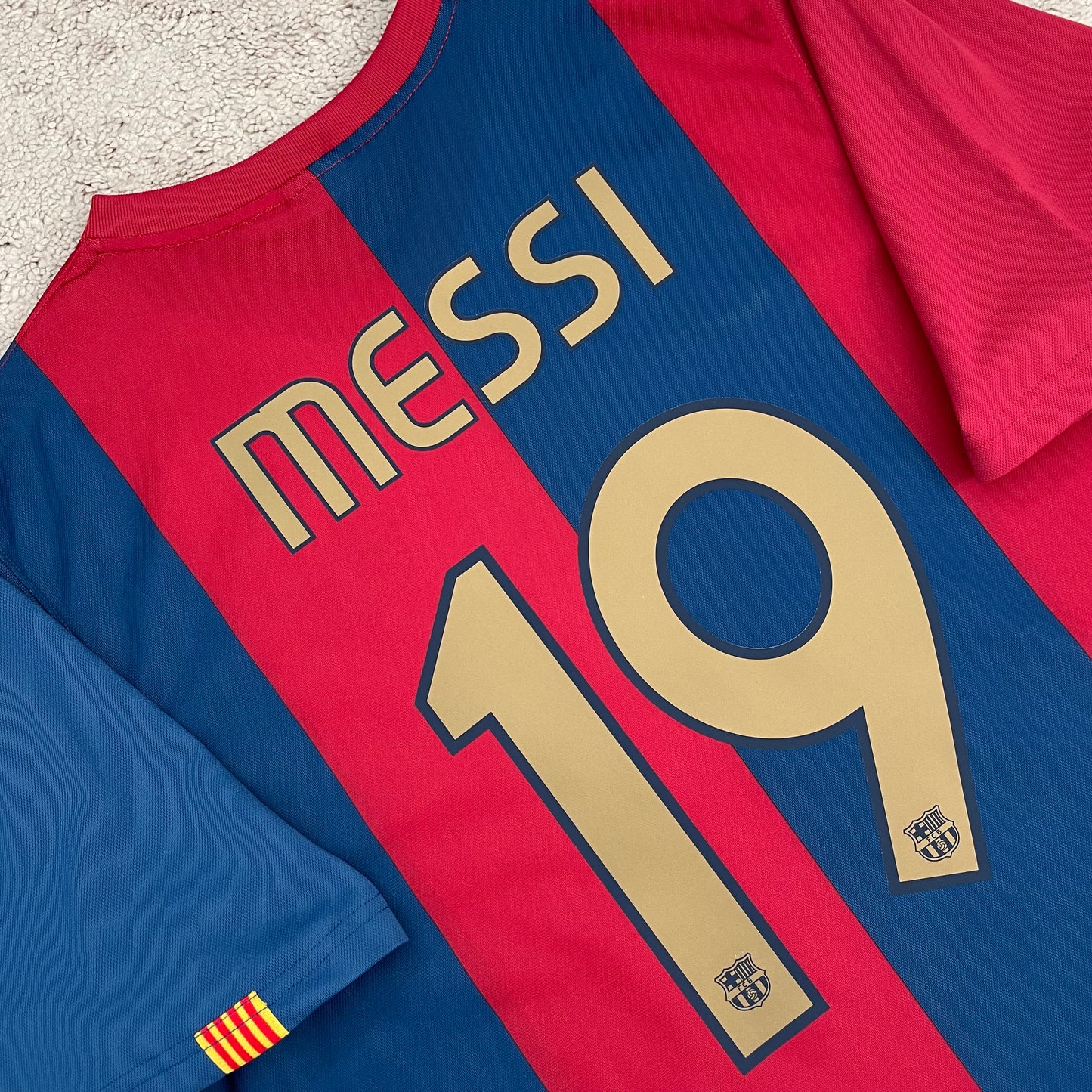 Barcelona 2006/07 home x Messi #19 (L)