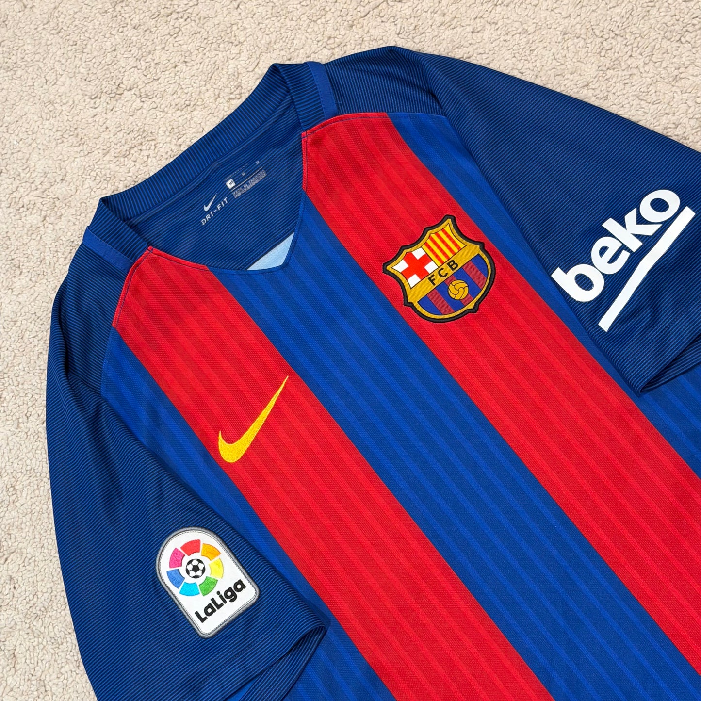 Barcelona 2016/17 home x Messi #10 (M)