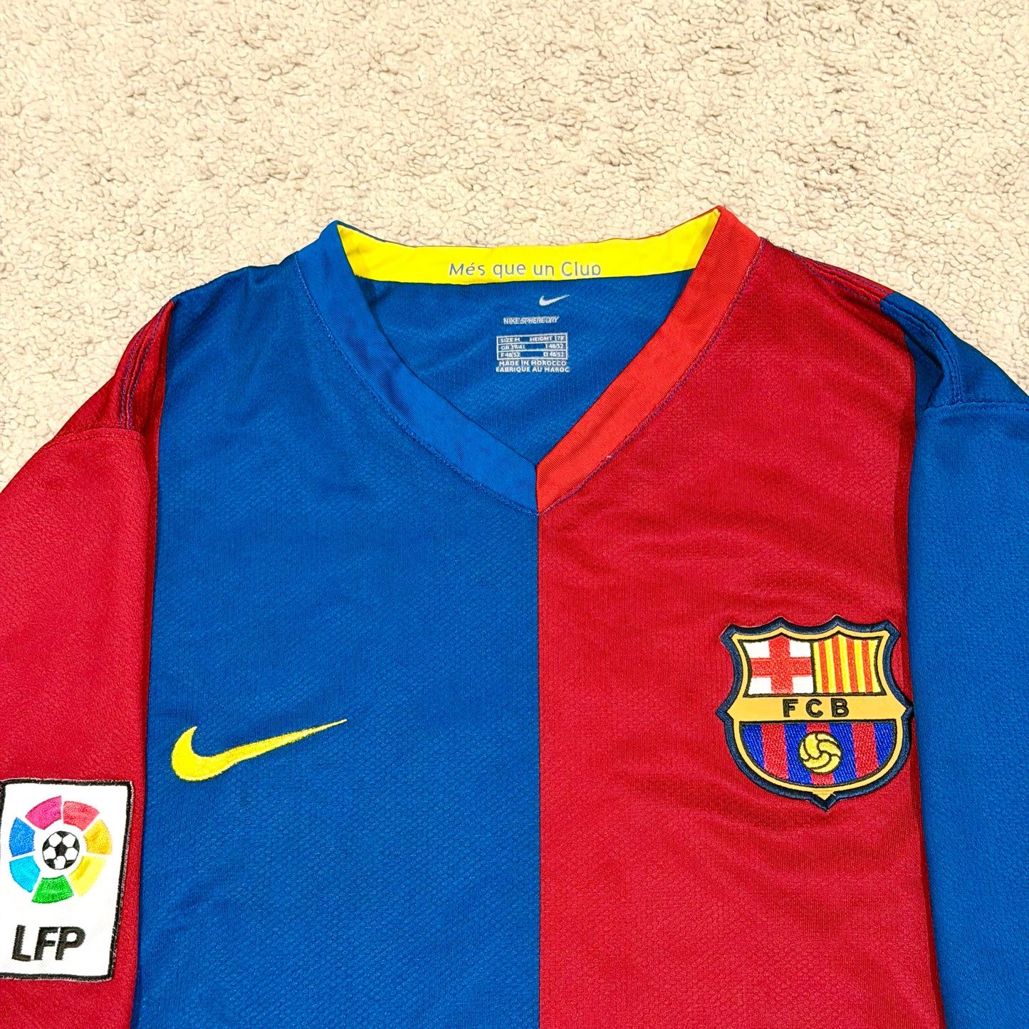 Barcelona 2006/07 home x Ronaldinho #10 (M)
