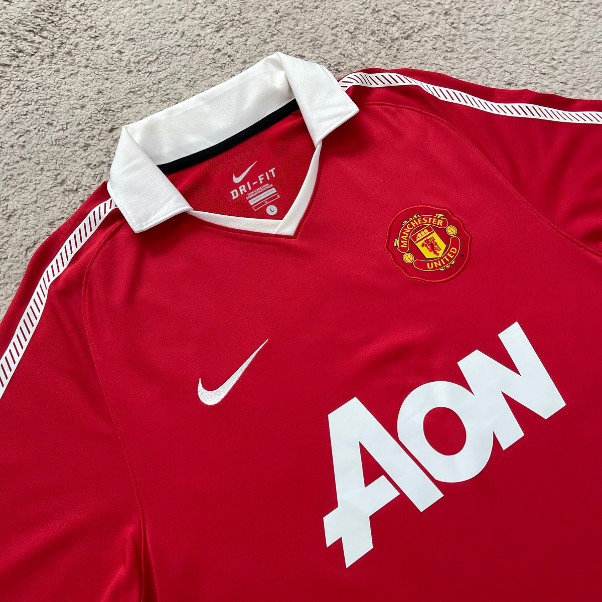 Manchester United 2010/11 home x Chicharito Hernandez #14 (L)