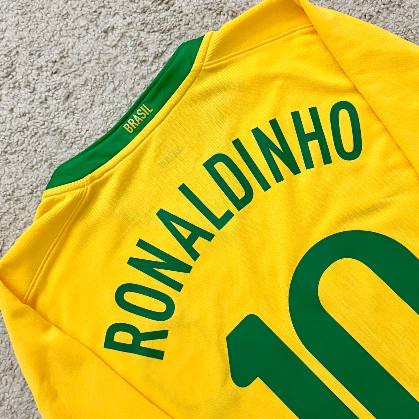 Brazil 2008/2009/2010 home x Ronaldinho #10 (XL)