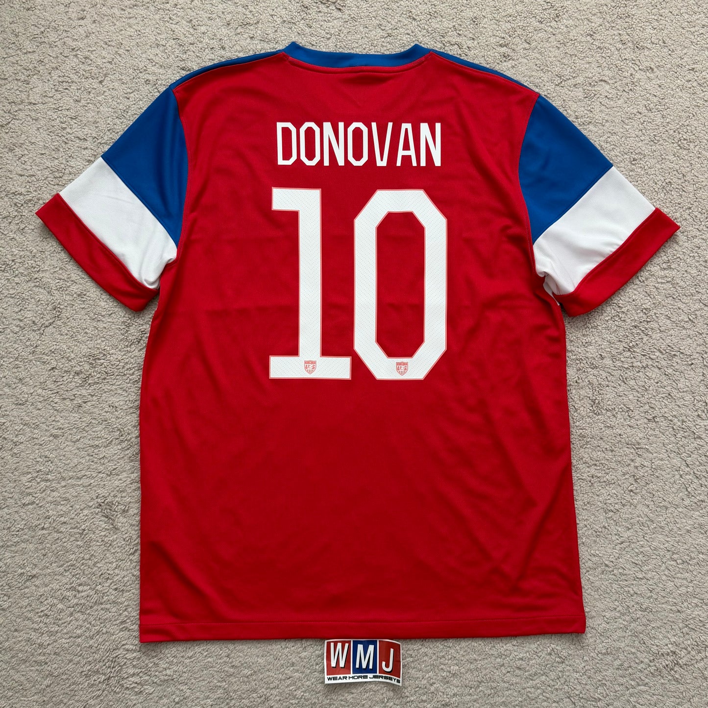 USA 2014 away x Landon Donovan #10 L)