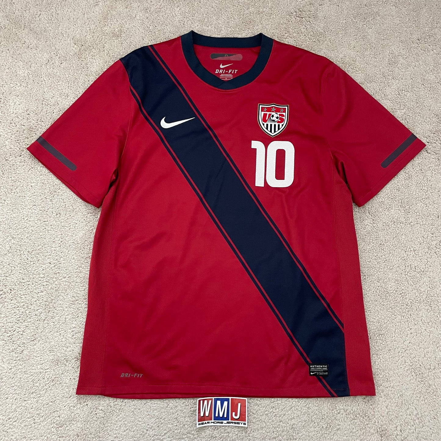 USA 2011/12 away x Landon Donovan #10 (L)