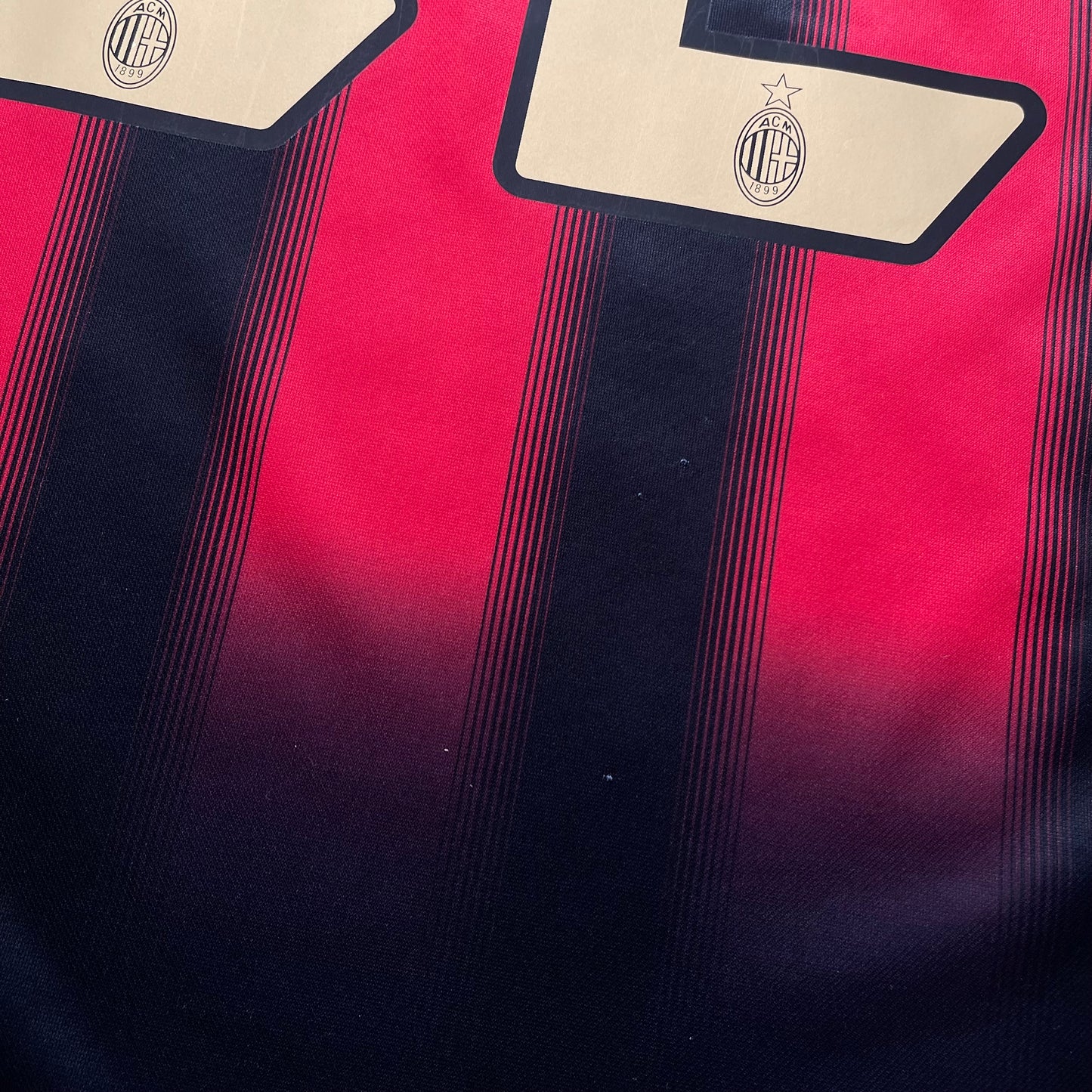 AC Milan 2004/05 home x Ricardo Kaká #22 (L)