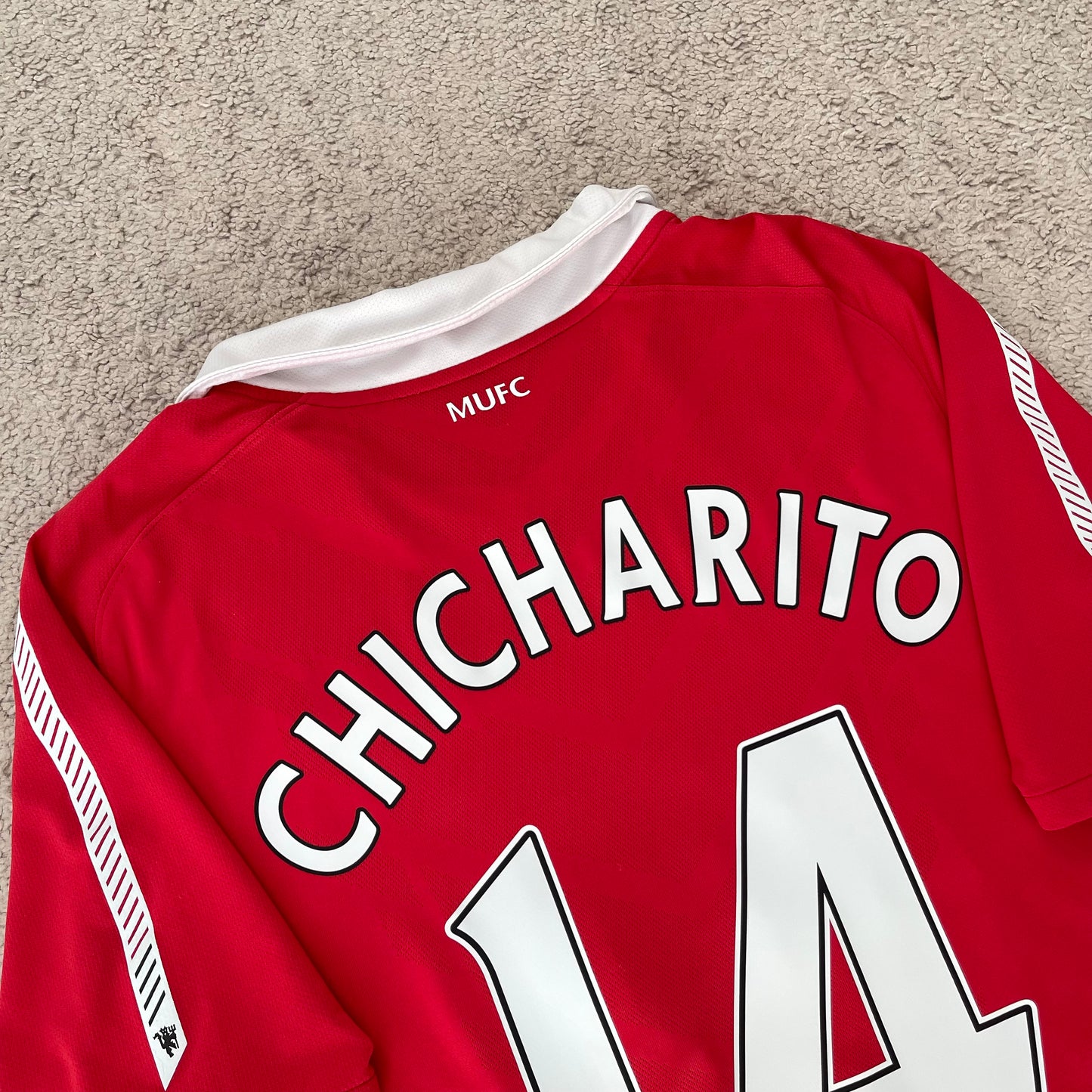 Manchester United 2010/11 home x Chicharito Hernandez #14 (L)