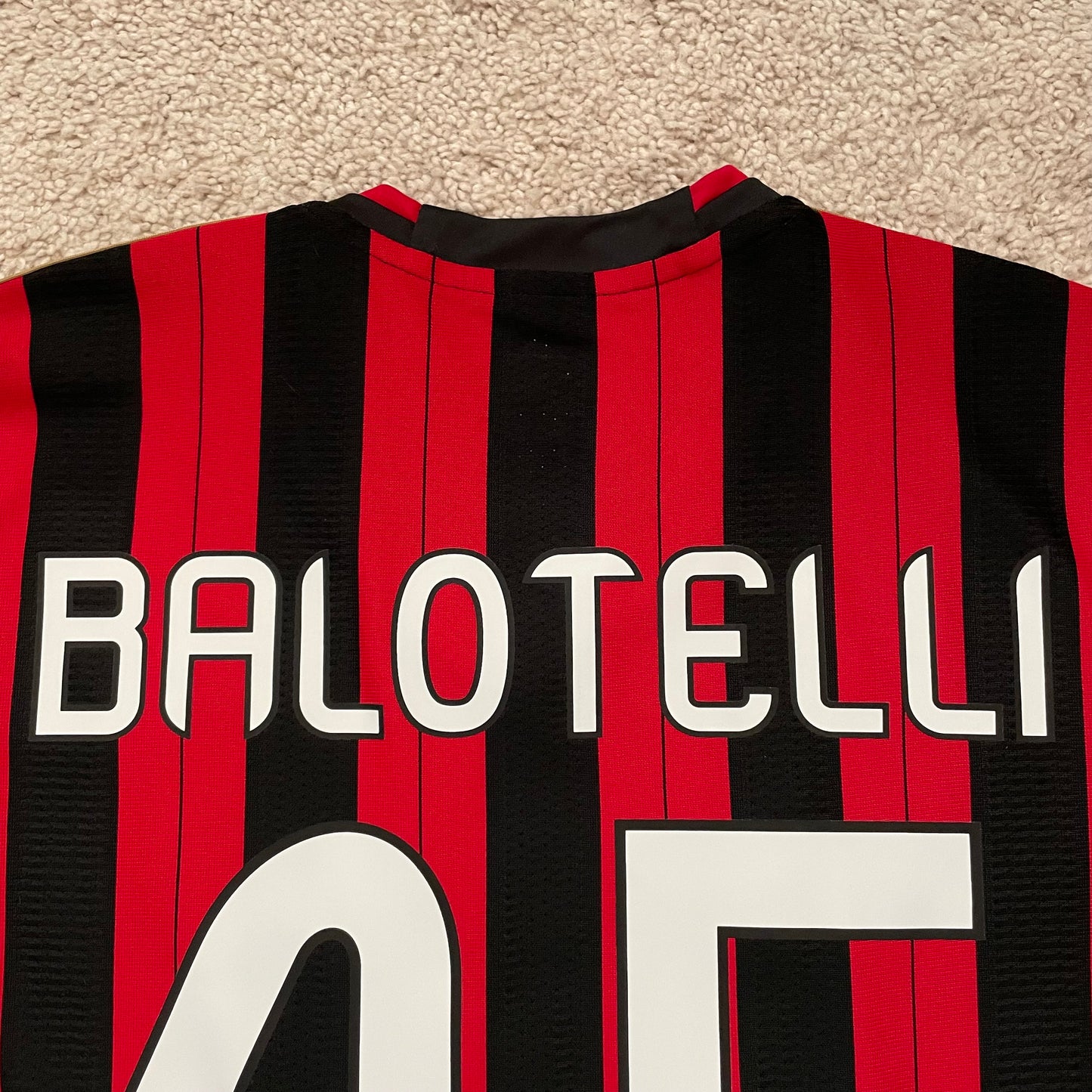 AC Milan 2013/14 home x Mario Balotelli #45 (M)