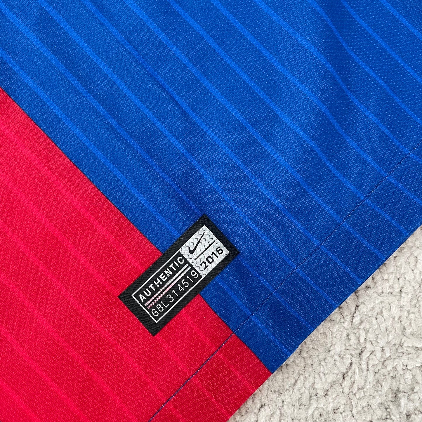 Barcelona 2016/17 home x Messi #10 (XL) *BRAND NEW WITH TAGS