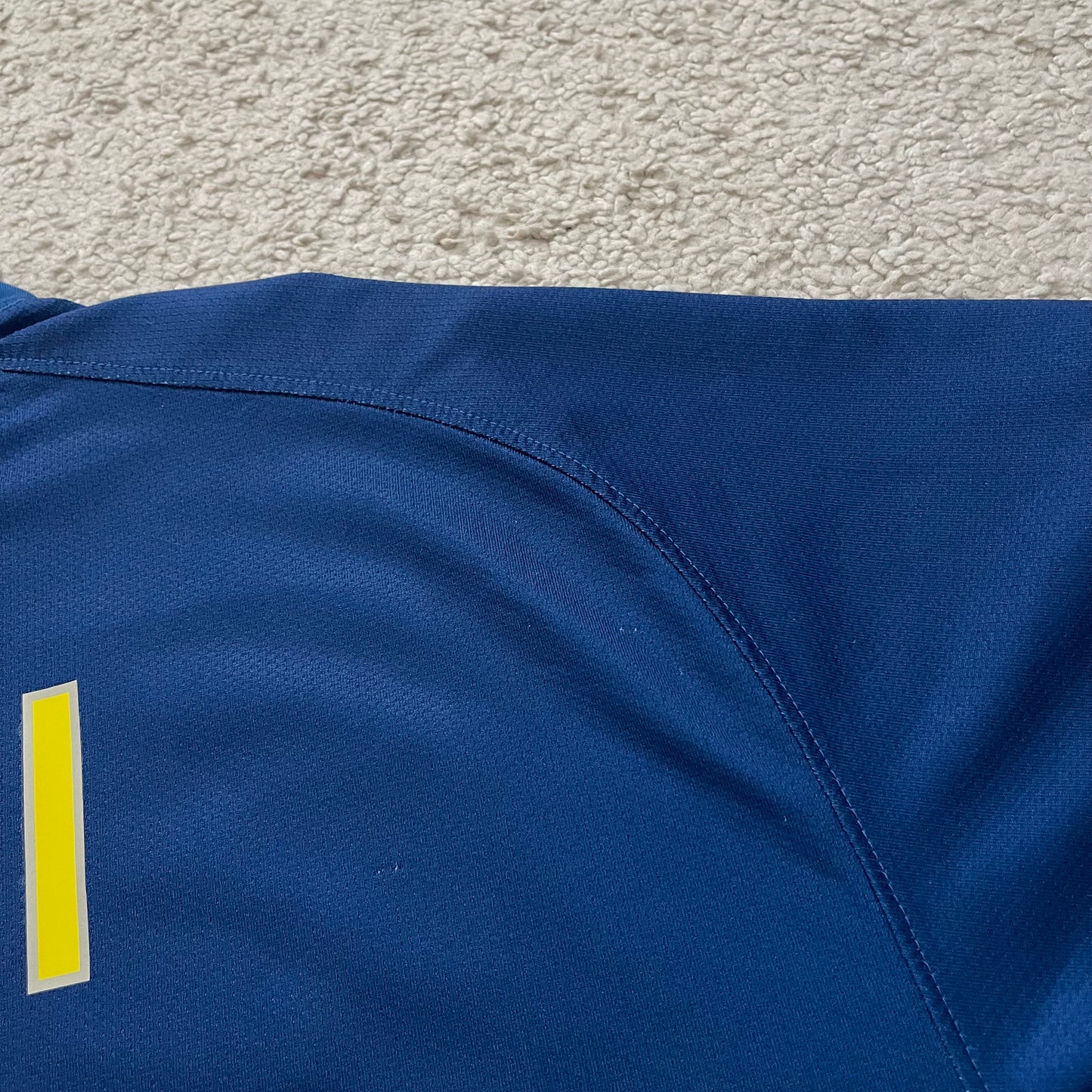 Barcelona 2008/09 home x Messi #10 (XL) *small hole on the front