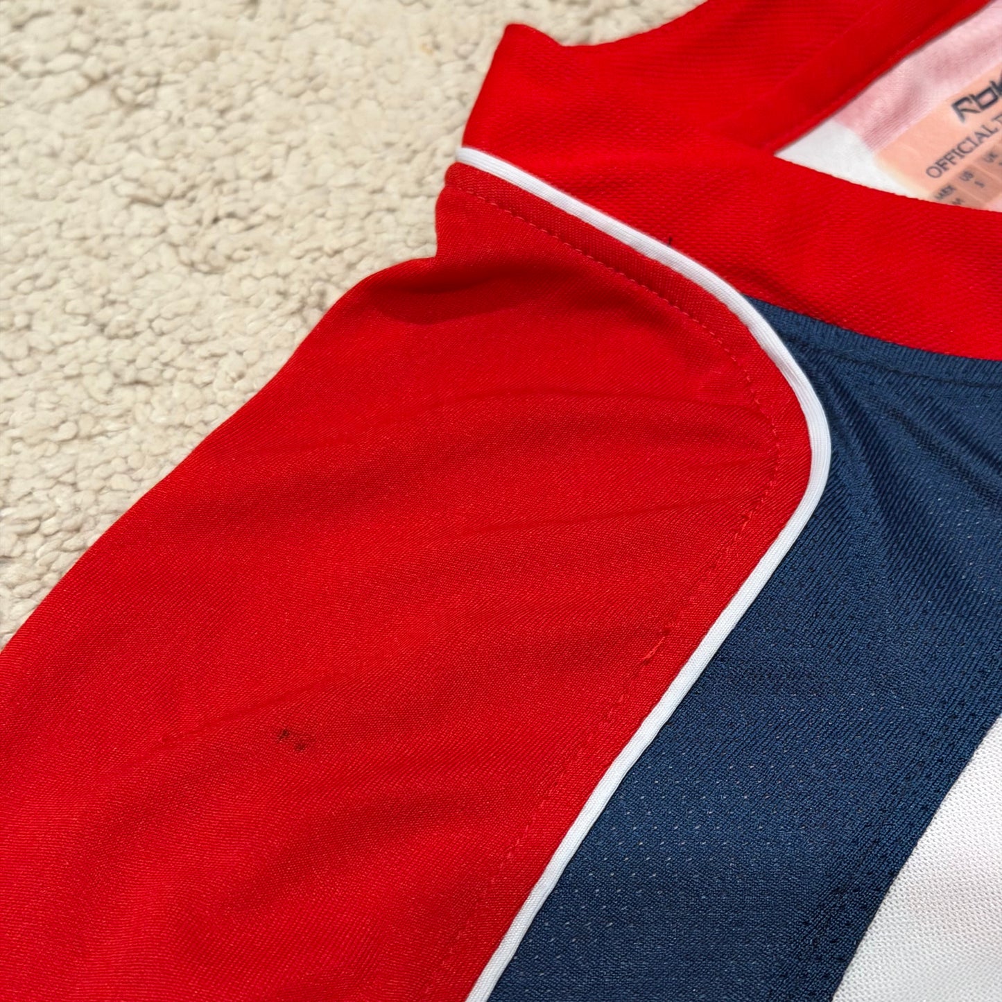 Chivas de Guadalajara 2006/07 home x Chicharito Hernandez #45 (S, RUNS BIG)